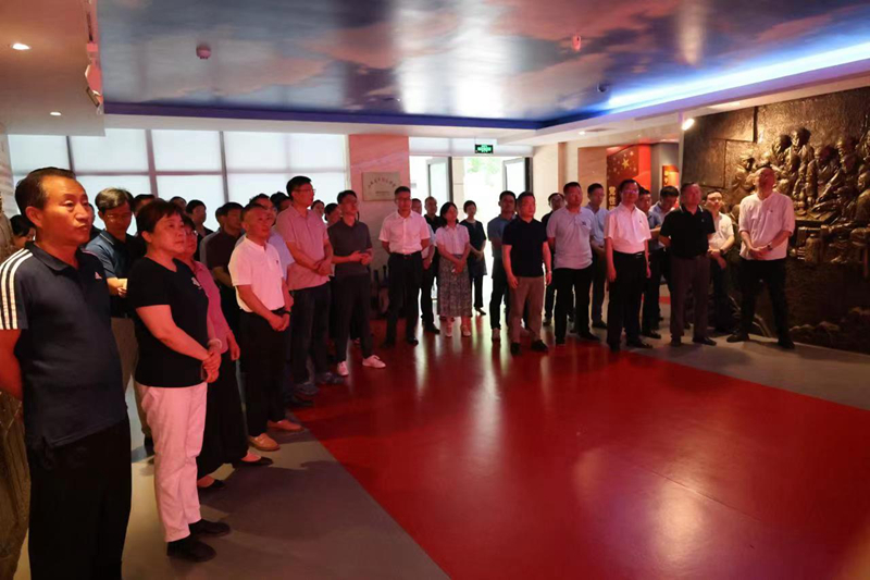 參觀黨性教育館 攝影:張凡效